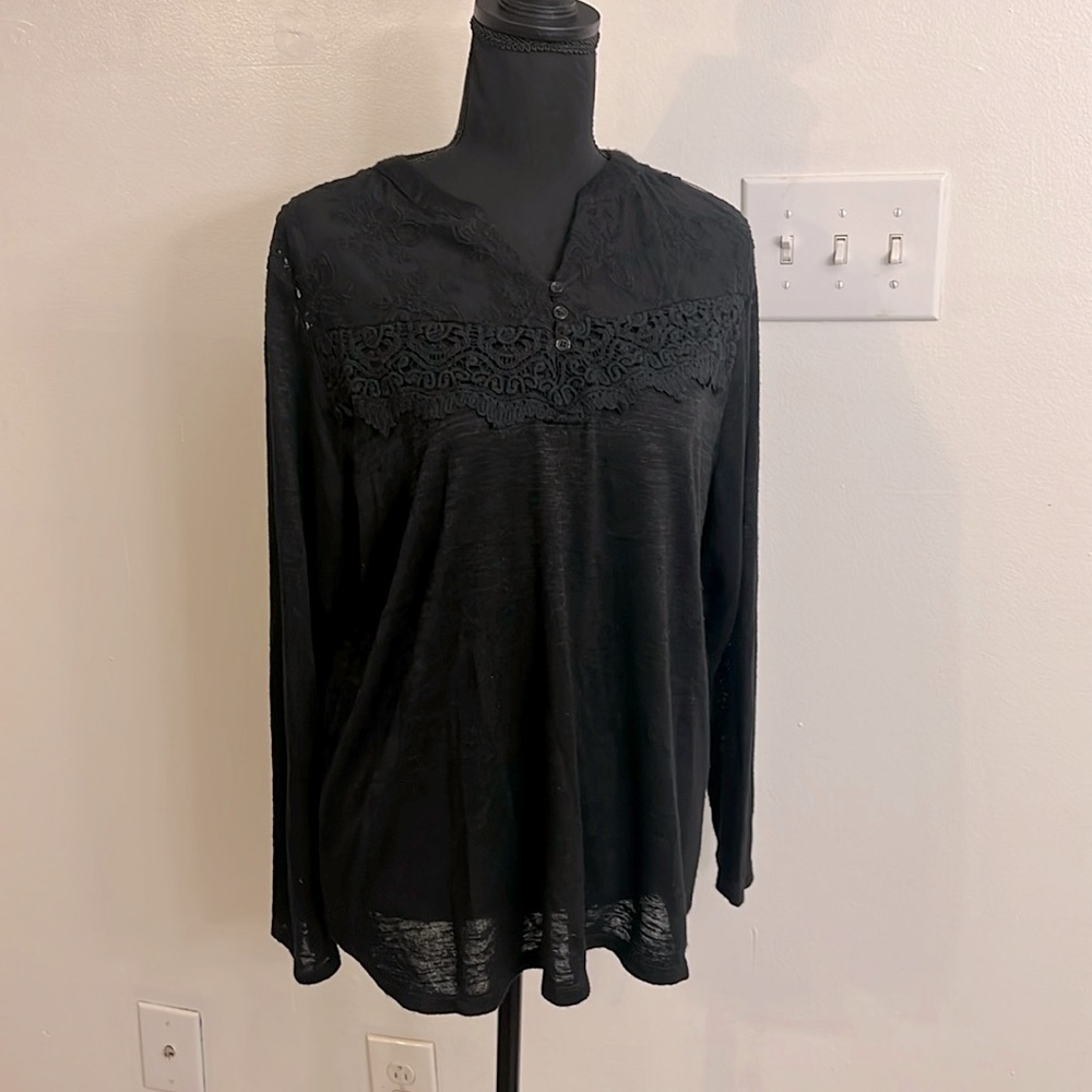 Faded Glory Elegant Embroidered Lace Decorative Plus Size Blouse, Sz. XXL.